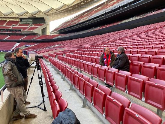 Lince Comunicación Grabación entrevista en un campo de fútbol